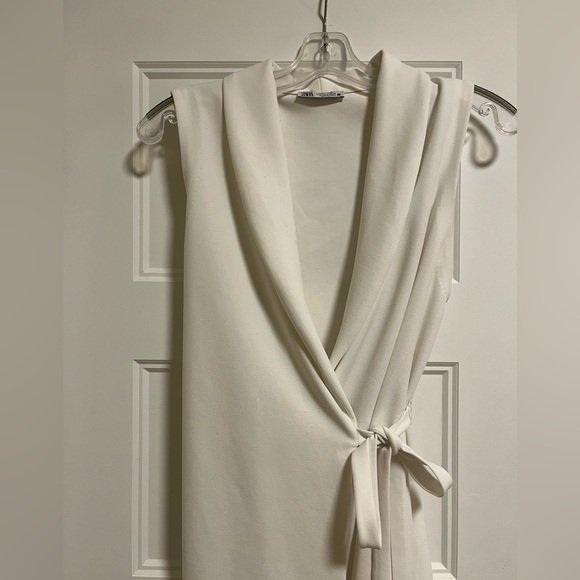 Sleeveless Zara jacket - Picture 4 of 5